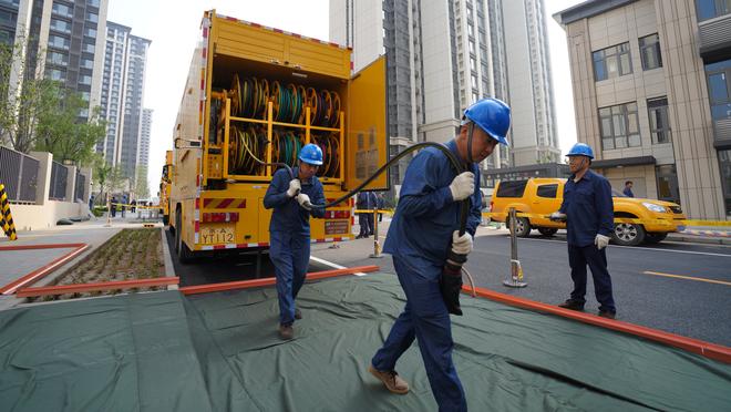 法媒：库尔图瓦和米利唐优先考虑代表各自国家队出战明年杯赛